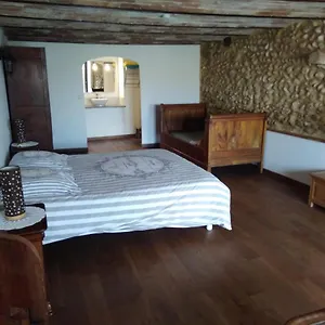 A La Ferme Au Milieu Des Lavandes , Valensole France